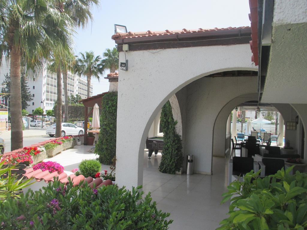 Tsialis Hotel Apartments Larnaca Exterior photo